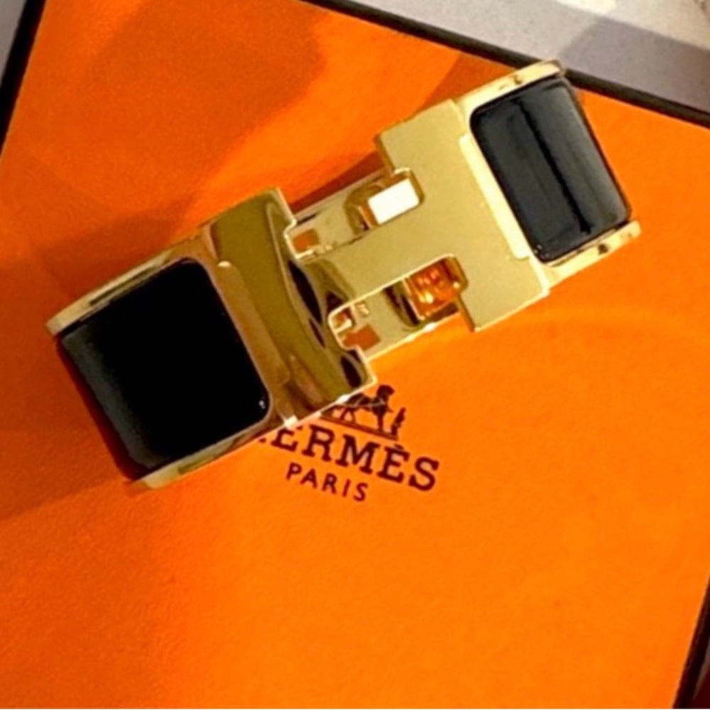 Hermes Wide Clic H Black & Yellow Gold
PM
Box, dust bag, & paperwork
